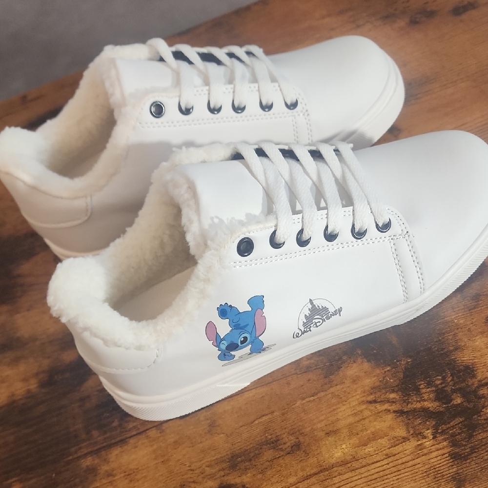 Disney White Sneakers with Stitch Character Design Vetvet Low Top Size 7